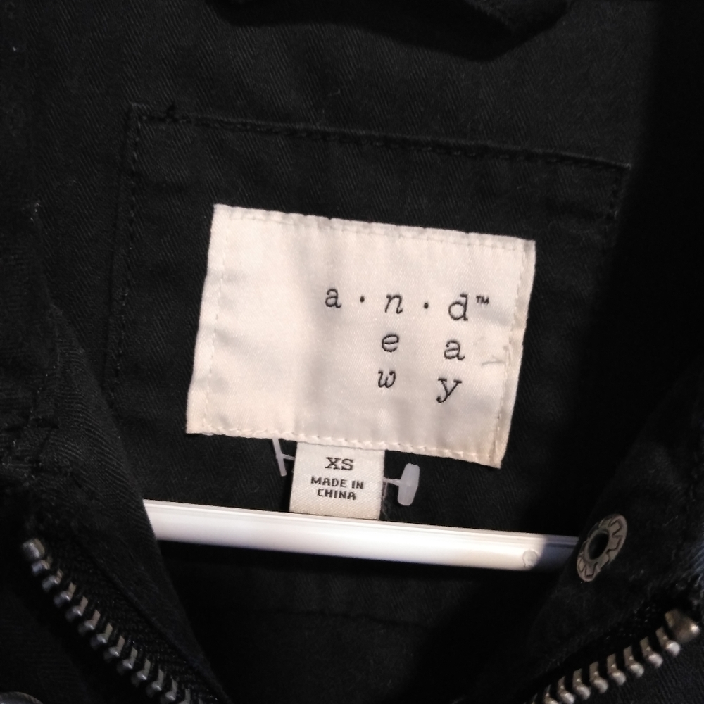 Jacket - Picture 3 of 4